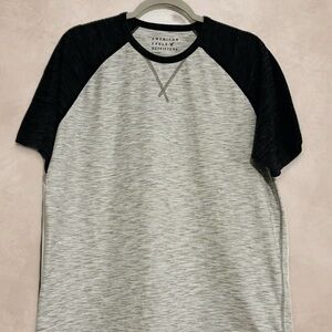 American Eagle Outfitters Black and Gray Raglan Tee